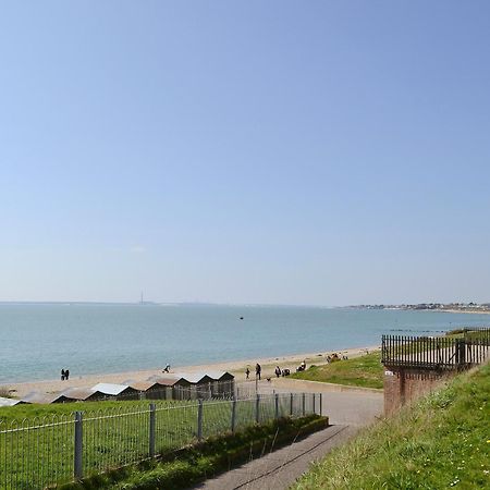 Seaways Villa Lee-on-the-Solent Exteriör bild